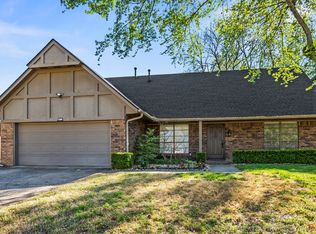 8017 S Peach Ave, Broken Arrow, OK 74011