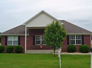 1917 Fieldstone Dr, Columbia, TN 38401