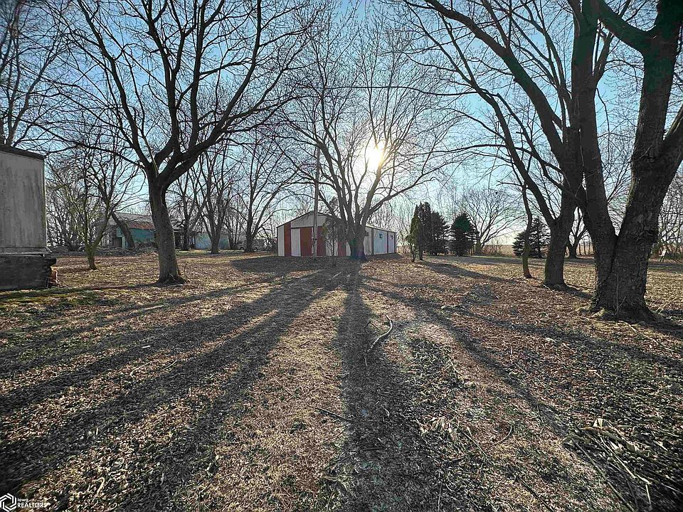 2nd image of 3756 Orchid Ave
