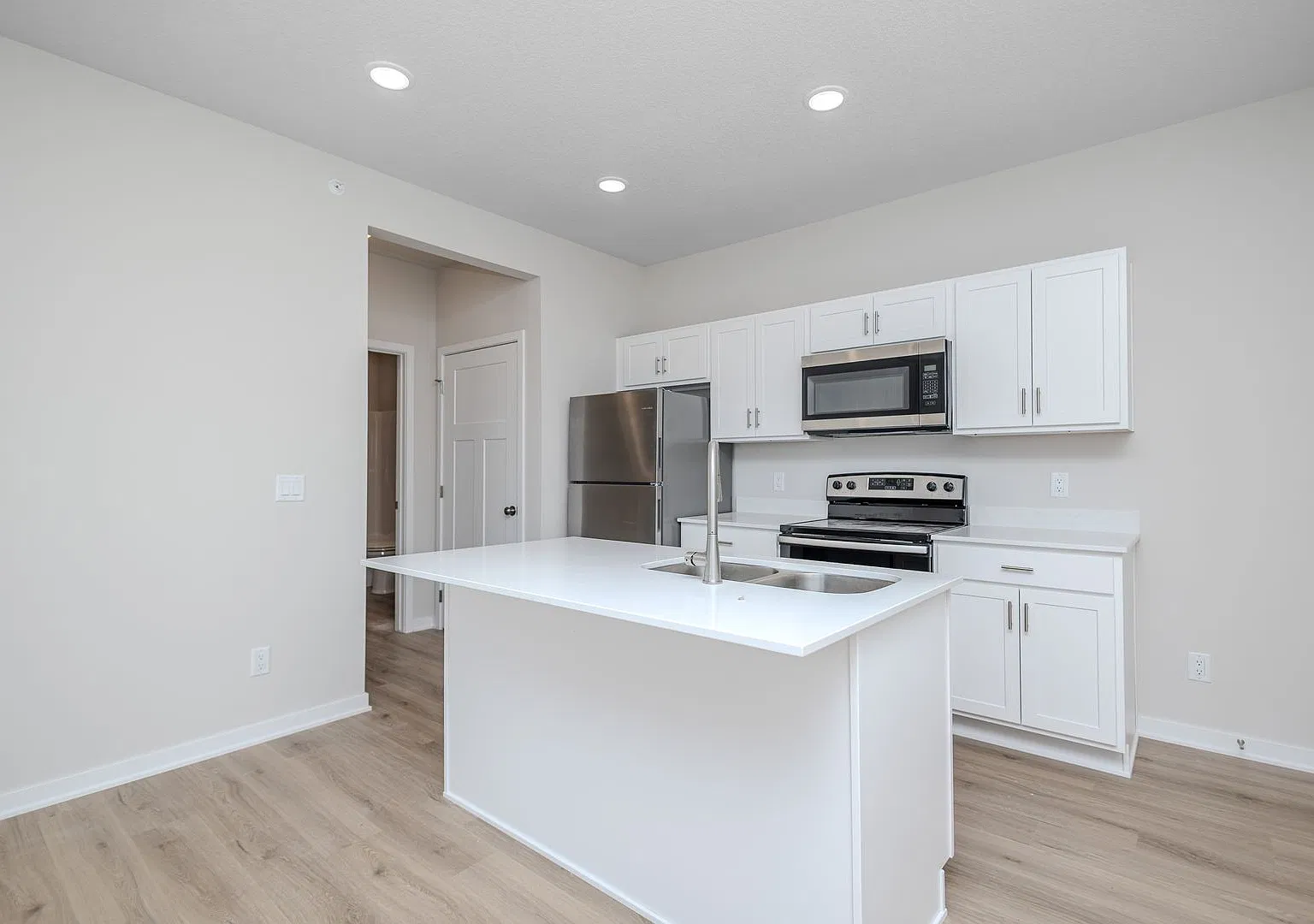304 SE 3rd Street — Photo 3