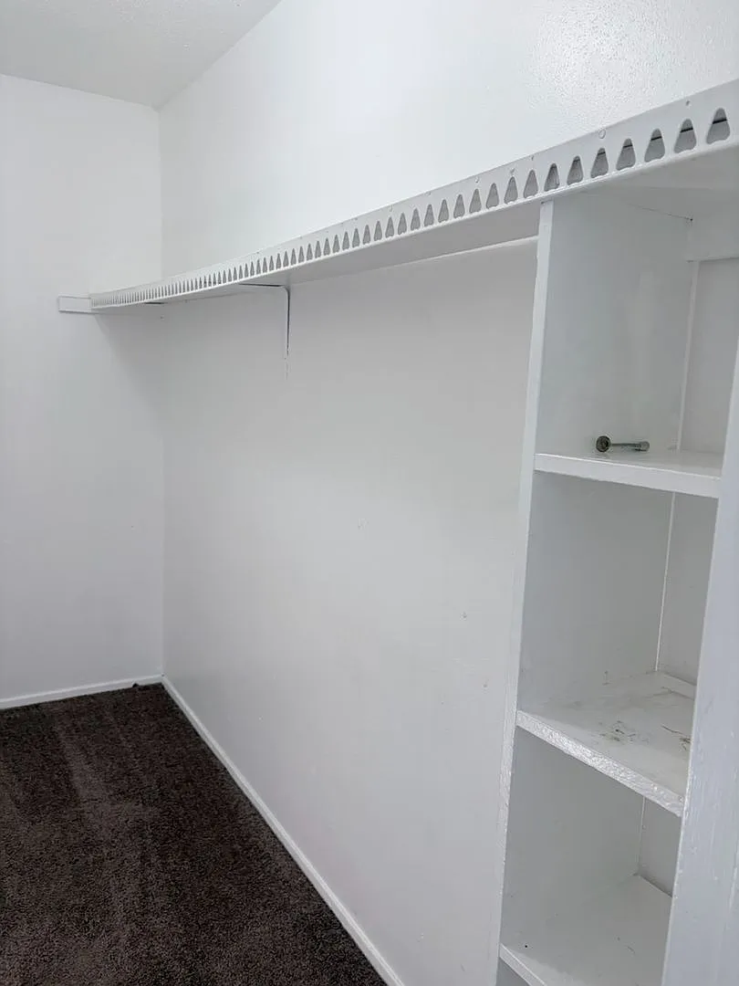3 bedroom / 2 bathroom - 1st floor condo — Photo 2