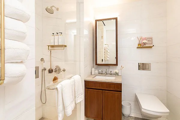 Rented by Oxford Property Group | media 7