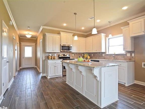 5th image of 901 Puritan Dr