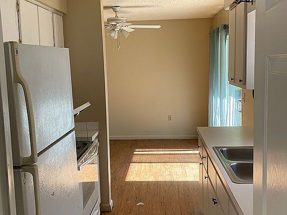 4th image of 2560 NE 167th Ave