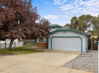 1016 Mockingbird Ln, Valley Springs, CA 95252