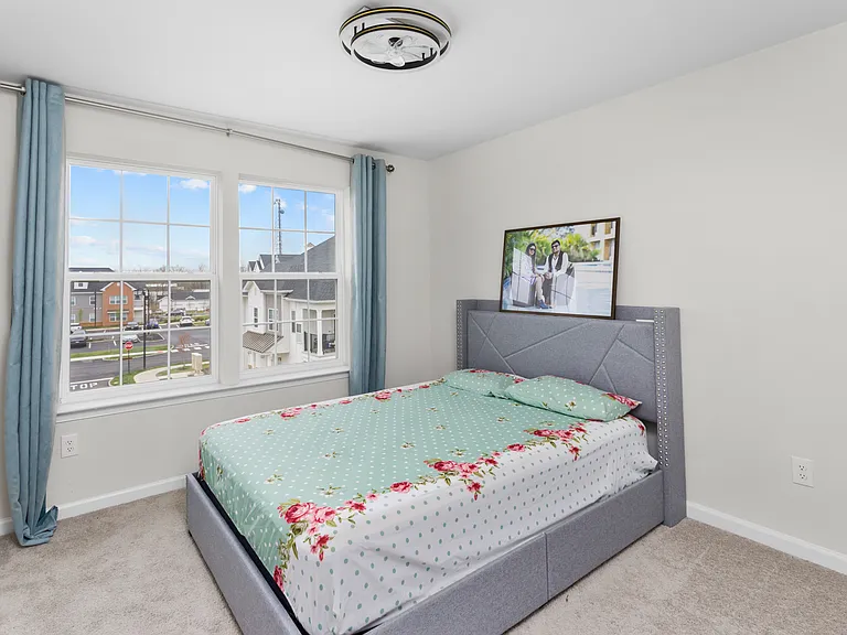 34 Marion Ave — Photo 14