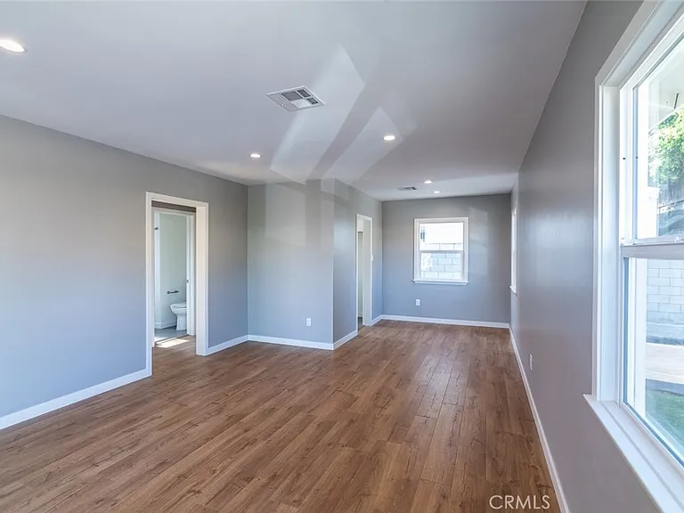 305 N Chevy Chase Dr — Photo 3