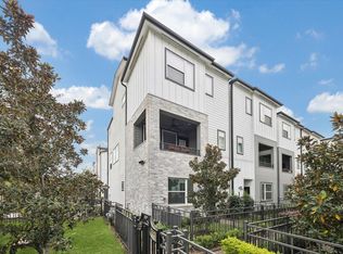 1055 Timbergrove Yards Ln, Houston, TX 77008