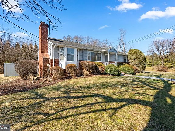 3rd image of 6401 Dorsey Rd