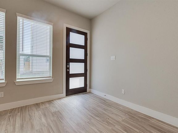 2nd image of 7705 Rainbow Close Ln
