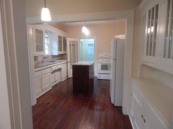2nd image of 909 N 34th St
