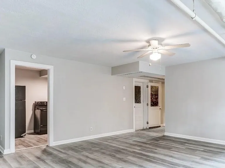 Greentree Apartments — Photo 35