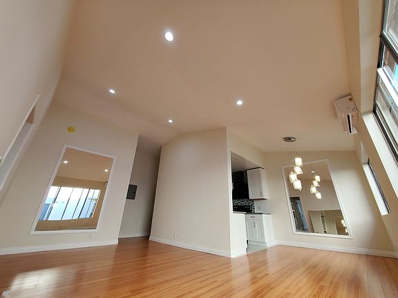 1. Welcome Home
* 12' Vaulted Ceiling w/Dimmable Ceiling Lighting
* Sunny-Bright, Airy, Spacious, Fresh Air Cross Breeze (when there's wind)