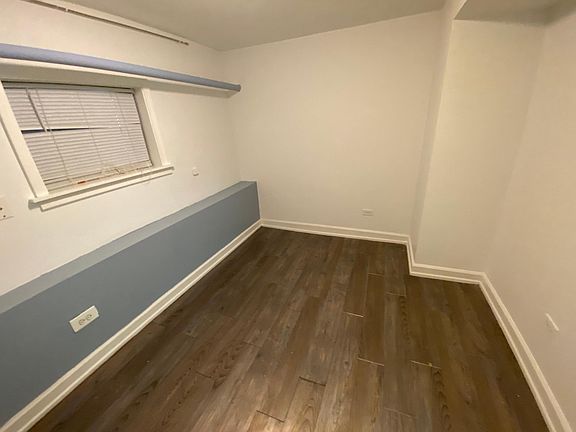 5th image of 4356 N Kenmore Ave #G1