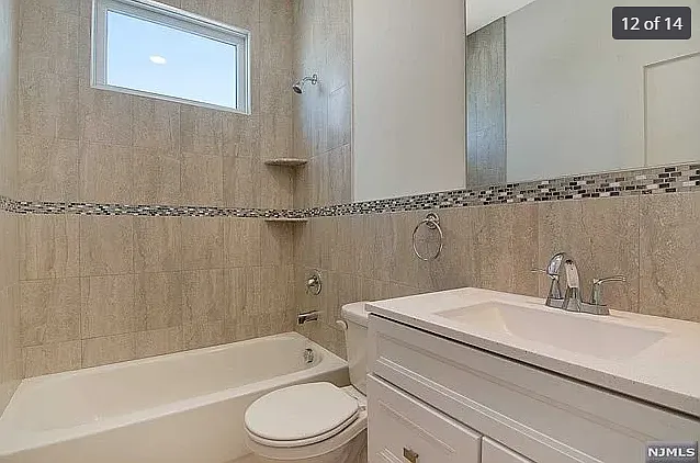 741 Forest St #1 — Photo 10