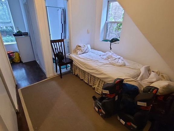 3rd image of 70 Carroll St #1