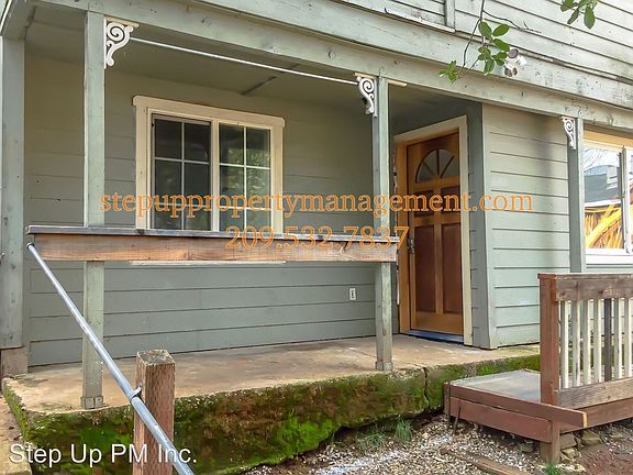 2nd image of 424 Golden St