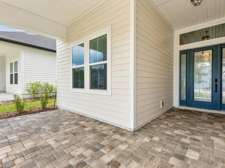 351 Sawgrass Dr — Photo 4
