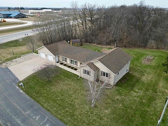 2nd image of 1634 Hickory Hill Rd