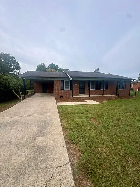 1682 Lenora Cir