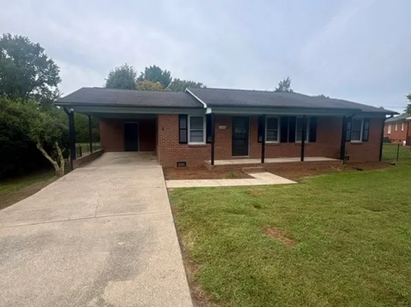 1682 Lenora Cir, Lincolnton, NC 28092