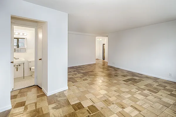 Rented by Warburg | media 2