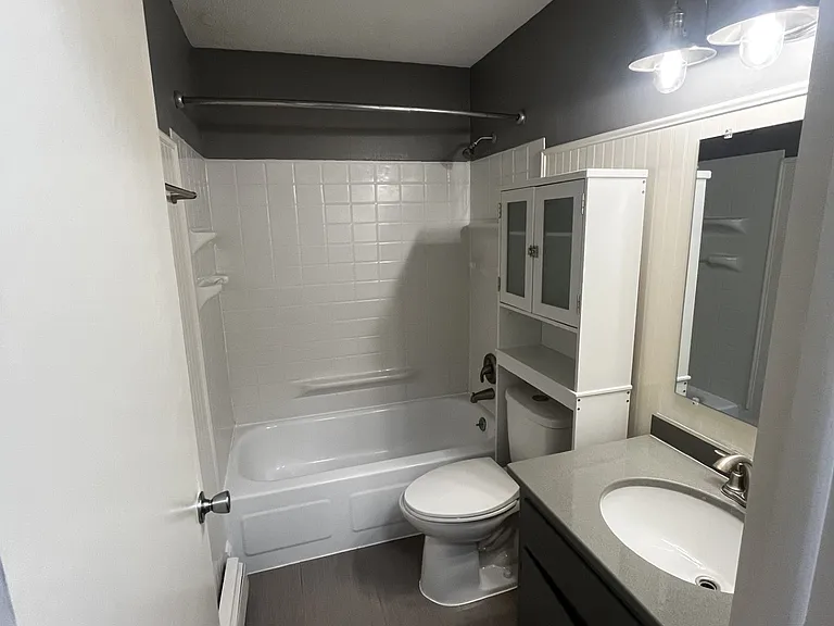 300 2nd St SW — Photo 5