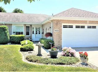 1033 Freedom Cir S, Crown Point, IN 46307