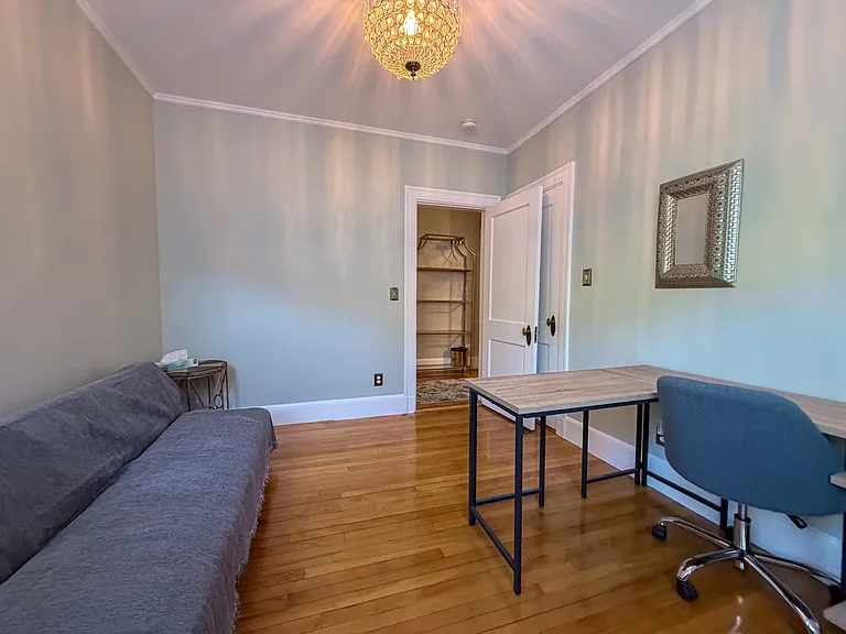569 Franklin St #6 — Photo 22