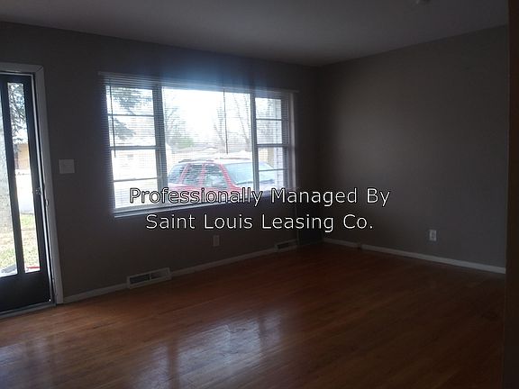 2nd image of 920 Burgos St