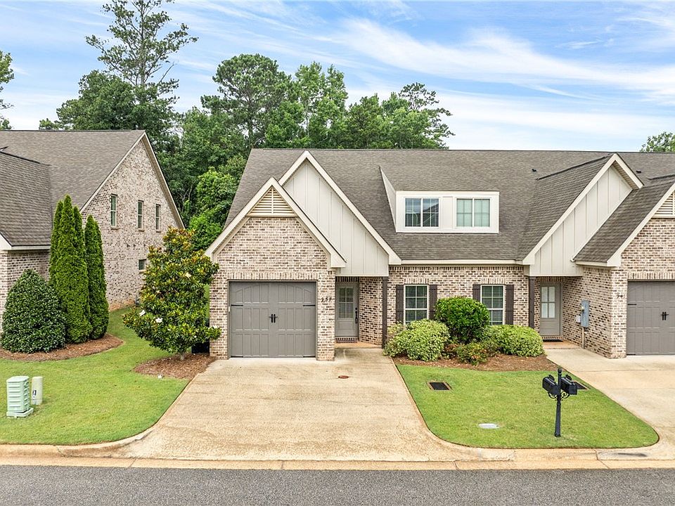 1st image of 937 Pembroke Pl