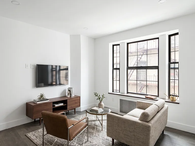 1473 Amsterdam Ave #4D — Photo 1