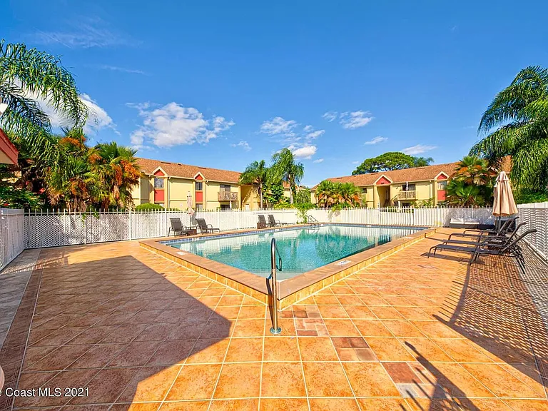 2190 Forest Knoll Dr NE #207 — Photo 4
