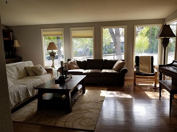 South facing with lots of natural light