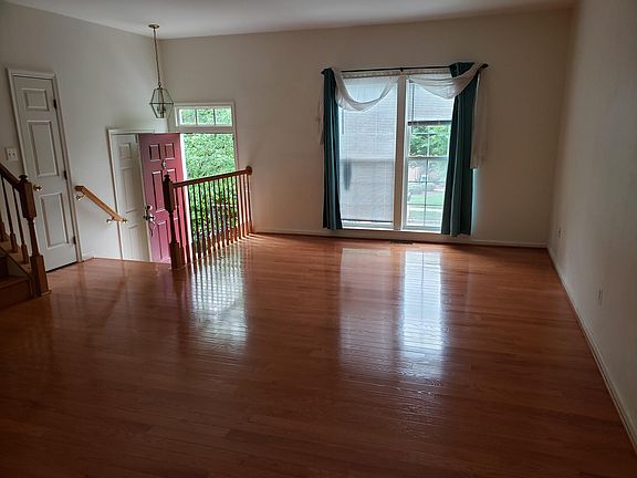 5th image of 13622 Valley Oak Cir