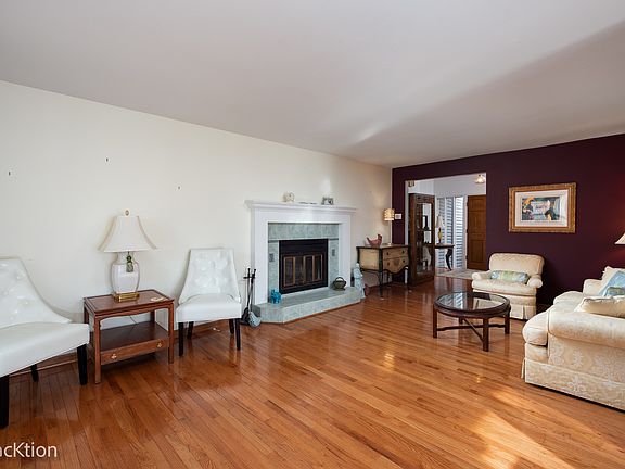 2nd image of 5924 Fairmont Dr