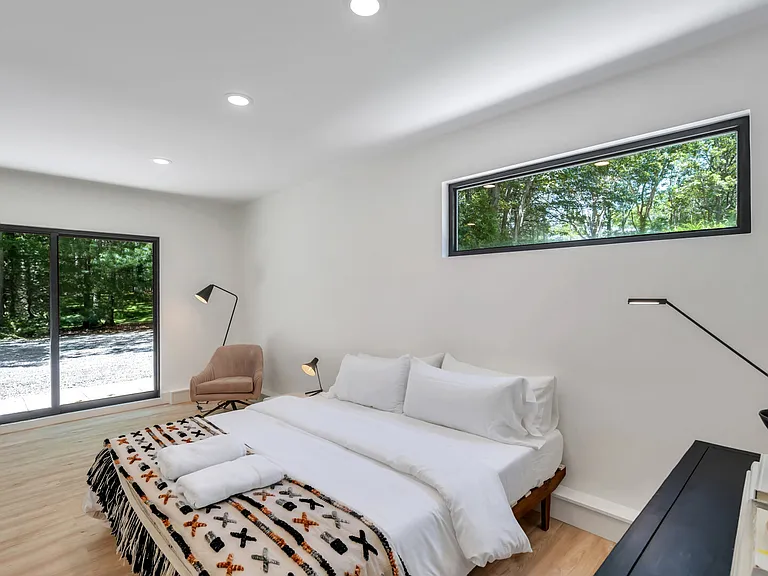 94 Peconic Hills Dr — Photo 18