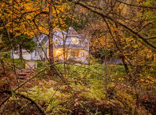 550 Ashland Creek Dr, Ashland, OR 97520