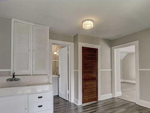 5th image of 2973A S Kinnickinnic Ave #A