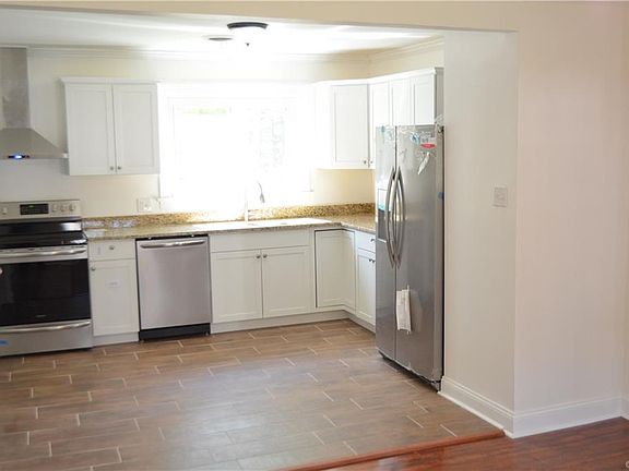 4th image of 2413 Agra Dr