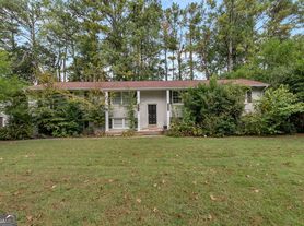 2364 Peachwood Cir NE