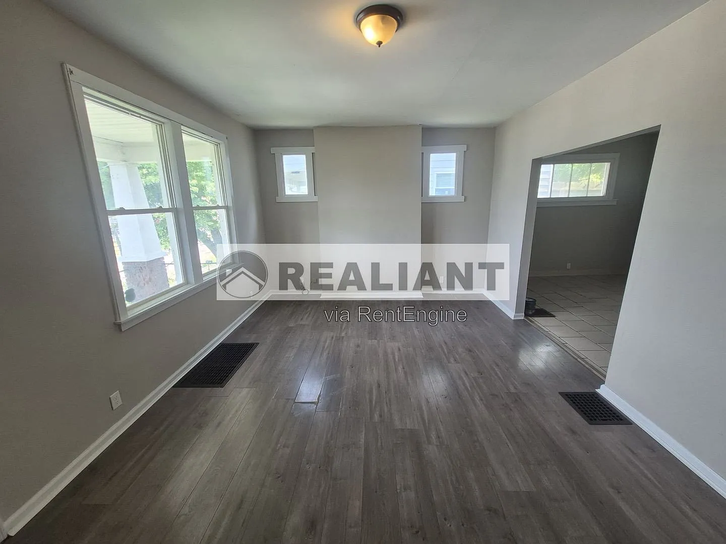 2 bed, 1.0 bath, 1000 sqft, $1,495 — Photo 2