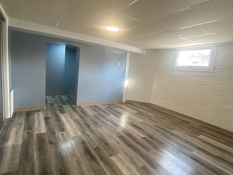 417 East Cook Street - E