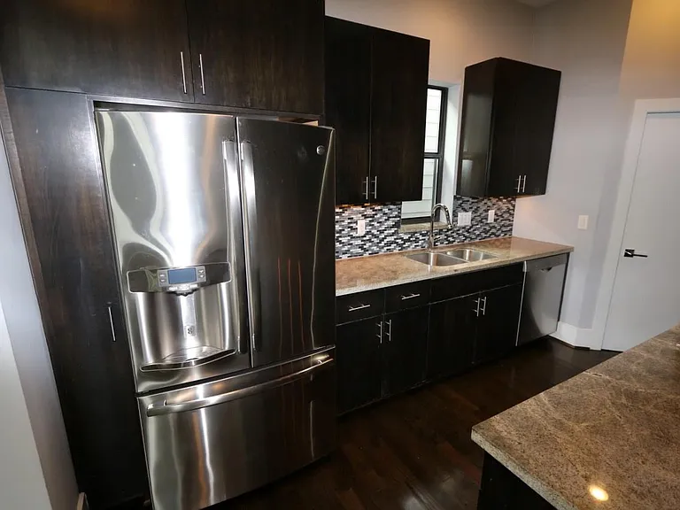 2103 Hadley St — Photo 10