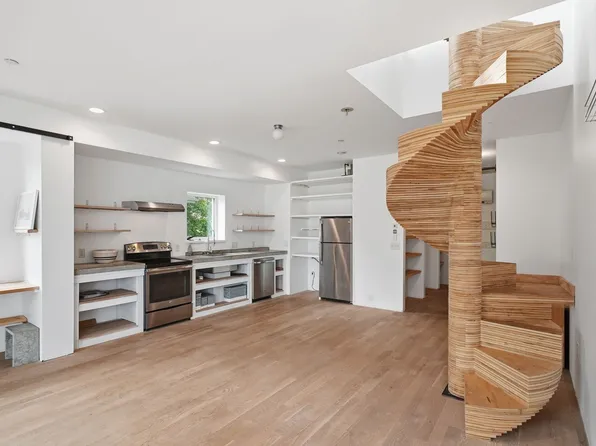 21 Lamartine St #3, Jamaica Plain, MA 02130