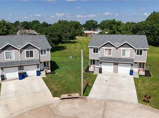 2409/2410 W 3rd St, Chanute, KS 66720
