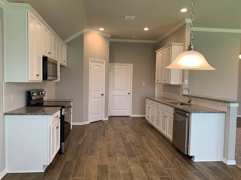 1925 Green Terrace Dr — Photo 9