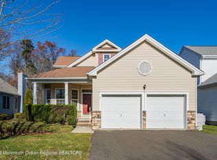 4 Lilac Ln, Asbury Park, NJ 07712