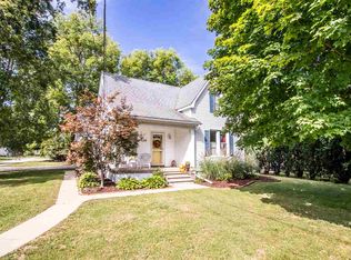 109 N Garfield St, Roanoke, IL
