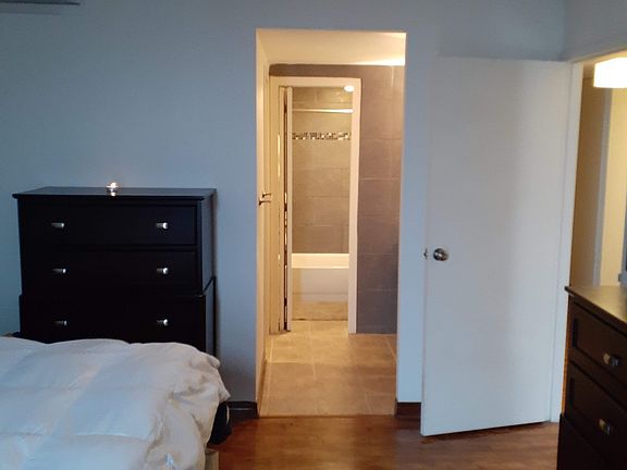 4th image of 1800 N Stanton St APT 1001